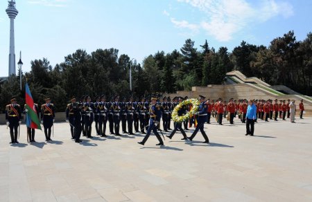Almaniya kansleri Şəhidlər Xiyabanında