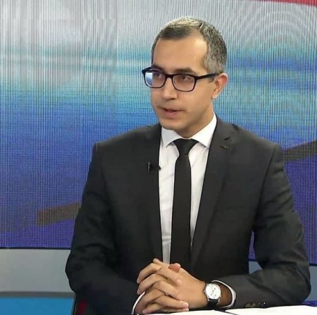 Təhsil eksperti: Məktəblərdə rus bölməsi ləğv olunmalıdır