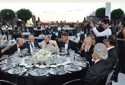 Mənsimovun gəmisi Kerç körfəzində aylardır atılmış qalıb, baş mexanik ağır xəstədir
