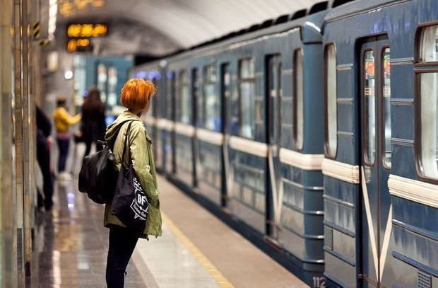 Bakı metrosunda vahimə: iki qatar üz-üzə gəldi