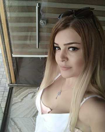 Erotik rollara çəkilən azərbaycanlı aktrisa: "Xaricdə yaşasaydım pornoya da çəkilərdim"