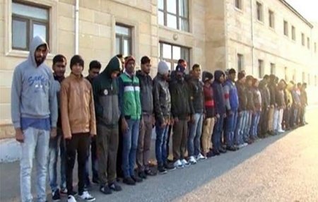 Bakıya yüzlərlə hindistanlı gəldi, hərəsi bir neft buruğunu nəzarətə götürdü