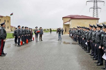 Bakıya yüzlərlə hindistanlı gəldi, hərəsi bir neft buruğunu nəzarətə götürdü