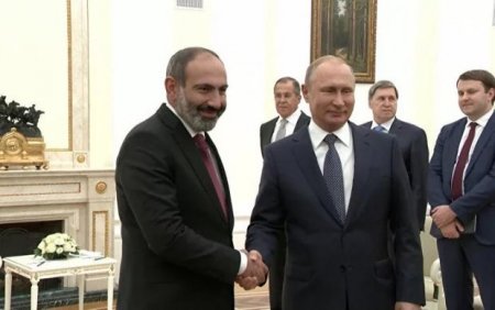 Moskva Paşinyanı Gürcüstan və Ukraynanın aqibəti ilə hədələdi