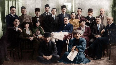 Bakı azad olunduğu gün “Azərbaycan” adlı günəş doğdu