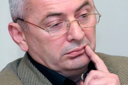 “Kral lazım deyil”. Quli özü kraldır?