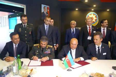 Müdafiə və Müdafiə Sənayesi nazirlikləri arasında mühüm sənəd imzalandı
