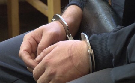 Bakıda azyaşlıya zor tətbiq edən şəxs saxlanıldı