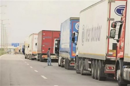 Türkmənistan yolu kəsdi, Tacikistan Bakıdan nə xahiş etdi...
