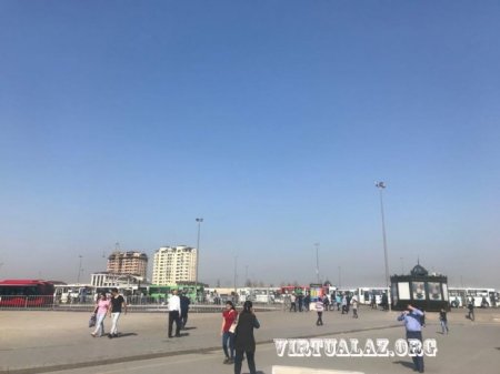 “Elə sürətlə sürdü ki, ayaq üstə dayanmış cavan oğlan yıxıldı, oturacağı sındırdı”