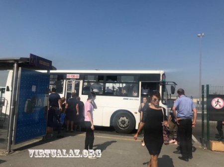 “Elə sürətlə sürdü ki, ayaq üstə dayanmış cavan oğlan yıxıldı, oturacağı sındırdı”