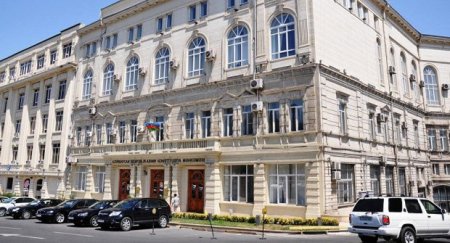 Konstitusiya Məhkəməsinin hakimi İsa Nəcəfov həmkarlarının dollar krediti qərarına etiraz etdi