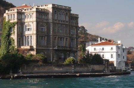 Azərbaycanlı zənginlər Bosfor sahillərində tarixi villalar alır