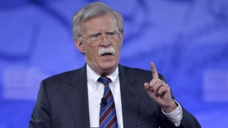 Con Bolton Bakıya nə vaxt gələcəyini açıqladı