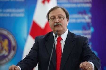 Bəlkə biz də Saakaşvilini Bakıya çağıraq?