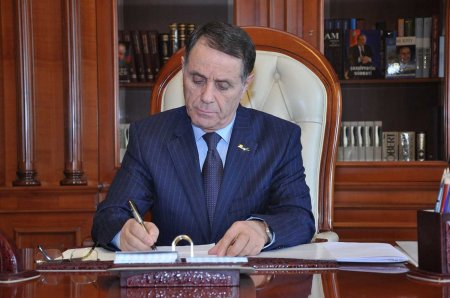 Novruz Məmmədov iki şöbə müdirini işdən çıxardı