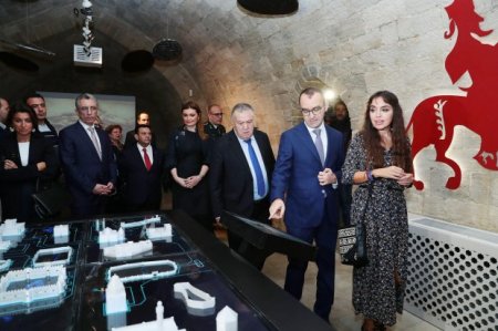 Leyla Əliyeva “Şirvanşahlar irsi dünya muzeylərində” sərgisinin açılışında iştirak edib