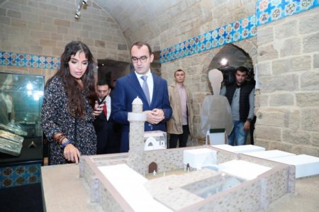 Leyla Əliyeva “Şirvanşahlar irsi dünya muzeylərində” sərgisinin açılışında iştirak edib