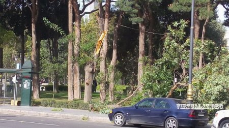Bakıda əsən güclü külək fəsadlara səbəb olub