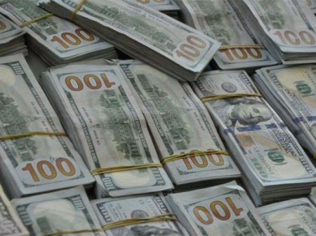 Bakı gömrüyünün keçmiş rəisi Vüsal Novruzovun ailə üzvləri üçün alınan 615 min dollarlıq qızıla görə qalmaqal