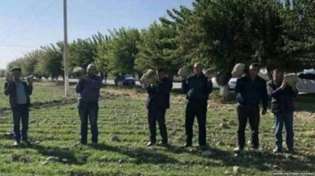 Baş nazirin müavini məmurları söydü, çiyinlərinə iri kəltən yüklədi