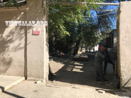İçərişəhərin Qala divarına bitişik obyekt tikilir?