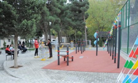 Leyla Əliyeva “Bizim həyət” layihəsi çərçivəsində növbəti tədbirlərdə iştirak edib