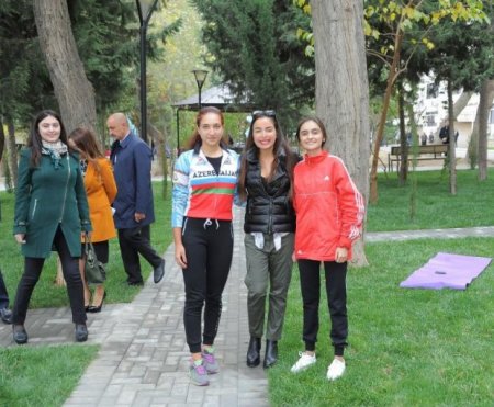 Leyla Əliyeva “Bizim həyət” layihəsi çərçivəsində növbəti tədbirlərdə iştirak edib