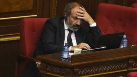 Ermənistanda xaos dərinləşir