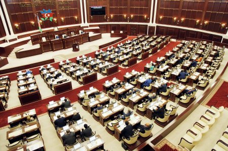 2019-cu il dövlət büdcəsi birinci oxunuşda qəbul edildi
