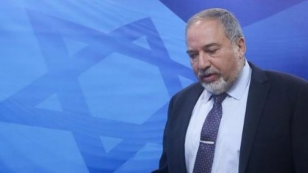 Liberman istefa verdi
