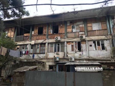 “Gəlinin qızıllarını satıb xərçəng xəstəsi oğluma dərman almışdım, yandı…”