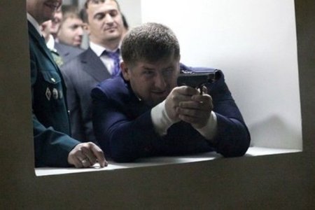 Kadırov tapançasına status yazdı və...