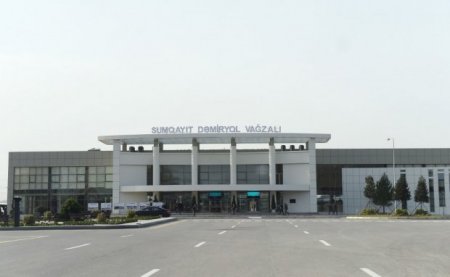 İlham Əliyev Sumqayıtdan Bakıya qatarla gəldi