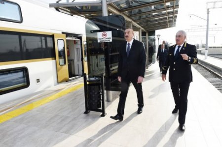 İlham Əliyev Sumqayıtdan Bakıya qatarla gəldi