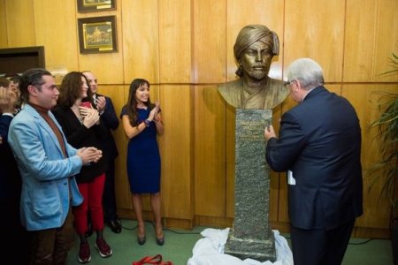 Leyla Əliyeva Moskvada Nəsiminin büstünün açılışında 