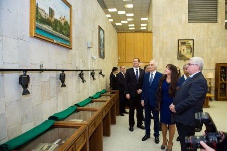 Leyla Əliyeva Moskvada Nəsiminin büstünün açılışında 