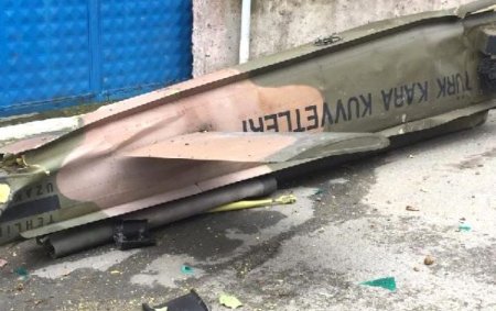 Hərbi vertolyot binaların arasına düşdü: 4 hərbçi öldü, 1 yaralı