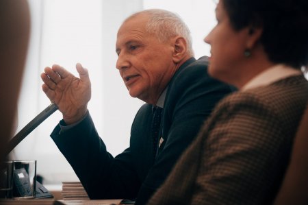 “Azərbaycanda hansısa kiçik şəhərcikdə uşaq bağçası tikiblər, bizim filarmoniyaya oxşayır...”