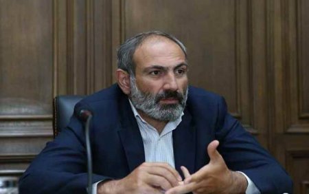 Paşinyan yenə KTMT ölkələrinin Bakıya silah satmasından gileyləndi