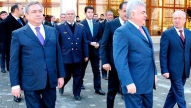 “Kontrabanda Emin”ə 25 min, restoranda “obedə” 500 $... “Kontrabanda Emin”ə 25 min, restoranda “obedə” 500 $...