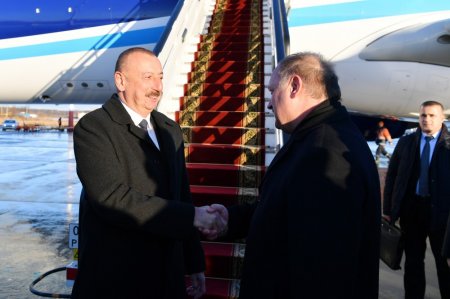 İlham Əliyev Putinin dəvəti ilə Peterburqa gedib
