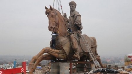 Türkiyədə Koroğluya abidə qoyulacaq