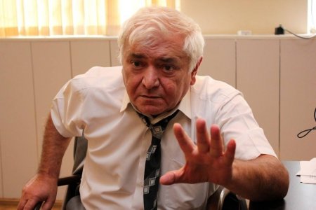Aqil Abbas: “Azərbaycan telekanalları əxlaqsızlıq yayır”