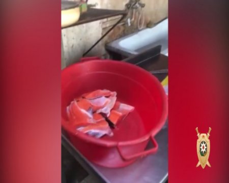 Nazirlik təkər qırıqlarını yandırıb hisə verilmiş məhsullar hazırlayan sex aşkarladı