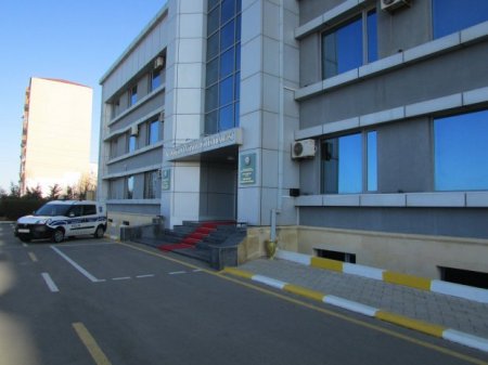 Nazirlik təkər qırıqlarını yandırıb hisə verilmiş məhsullar hazırlayan sex aşkarladı