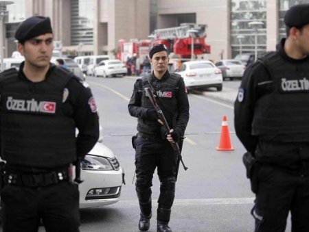 İstanbulda ədliyyə binası təxliyə edilir