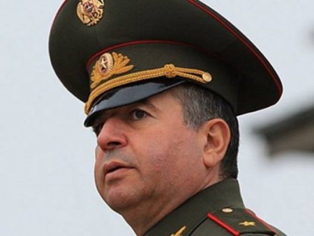 Paşinyan Sarkisyanın işdən çıxardığı generalı özünə müşavir təyin etdi