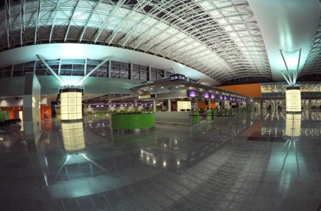 Ukrayna aeroportlarda xarici vətəndaşlara viza verilməsini dayandırır