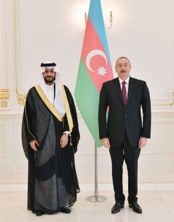 İlham Əliyev səfirlərin etimadnamələrini qəbul etdi